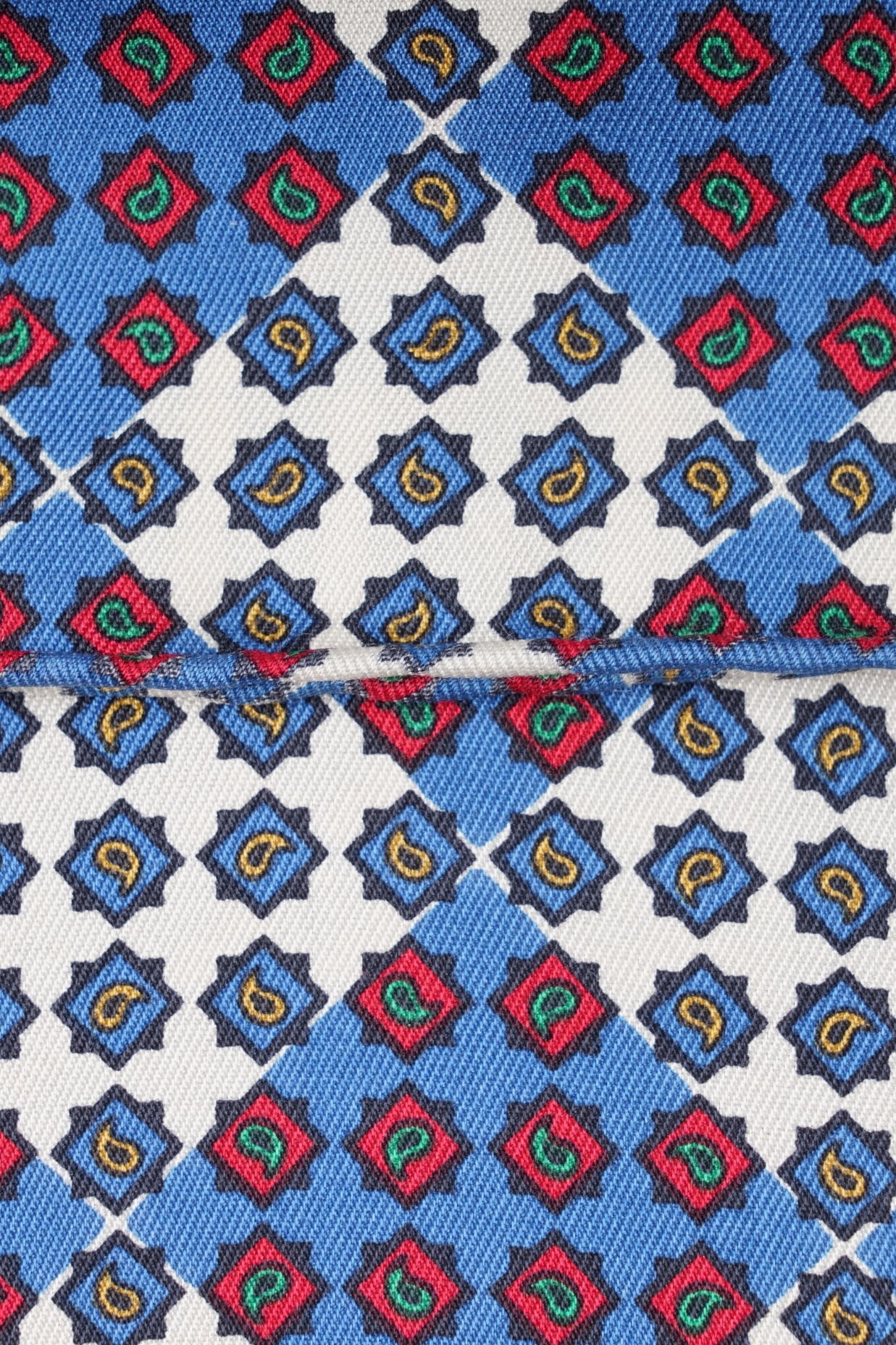 Echarpe soie, motif cachemire, bleu rouge vert et ocre