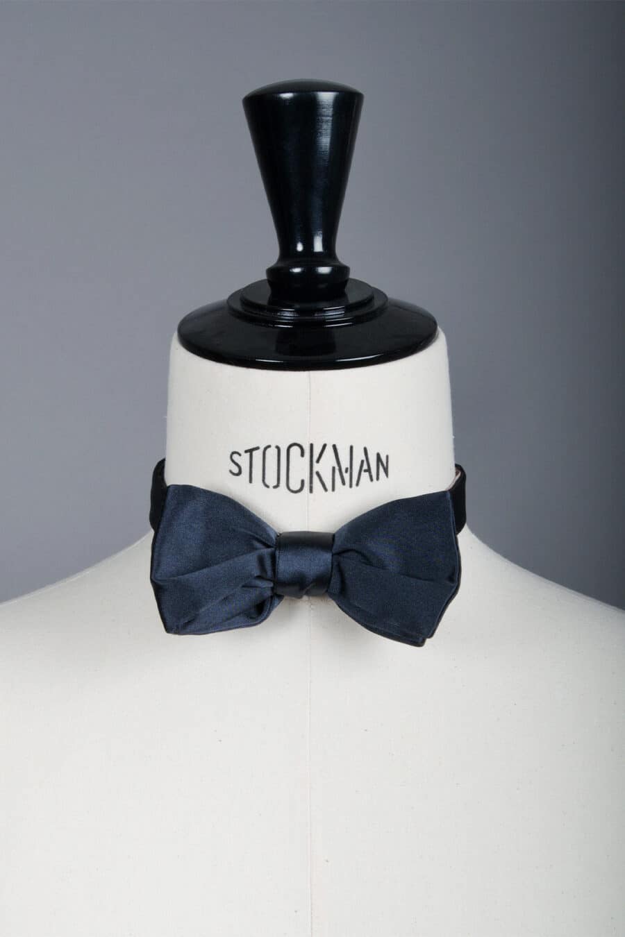 Noeud papillon pré-noué soie bleu marine uni