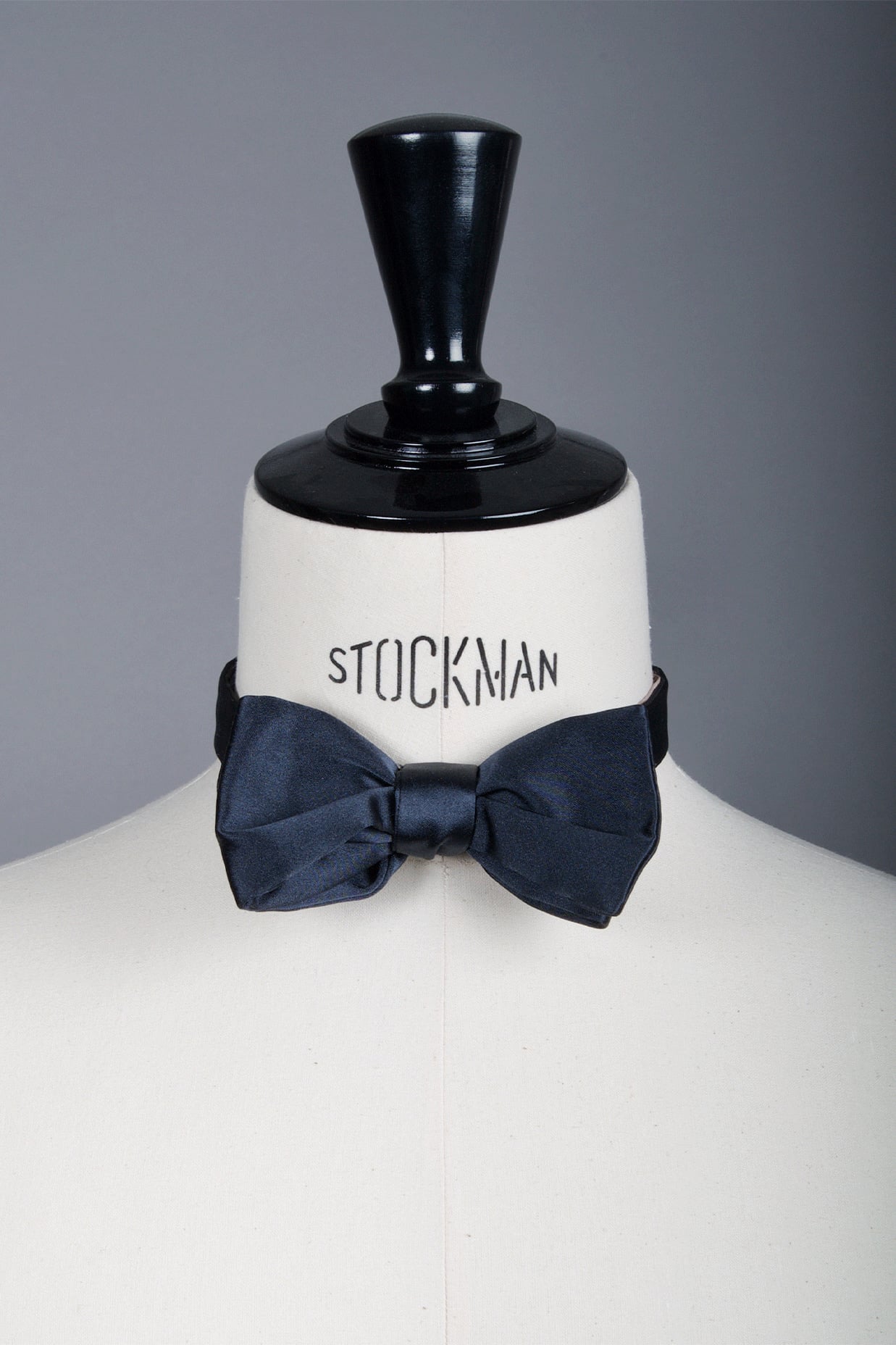 Noeud papillon pré-noué soie bleu marine uni