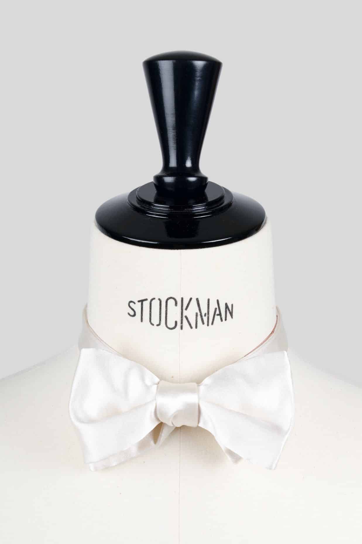 Noeud papillon pré-noué blanc cassé 7,5 cm, satin de soie