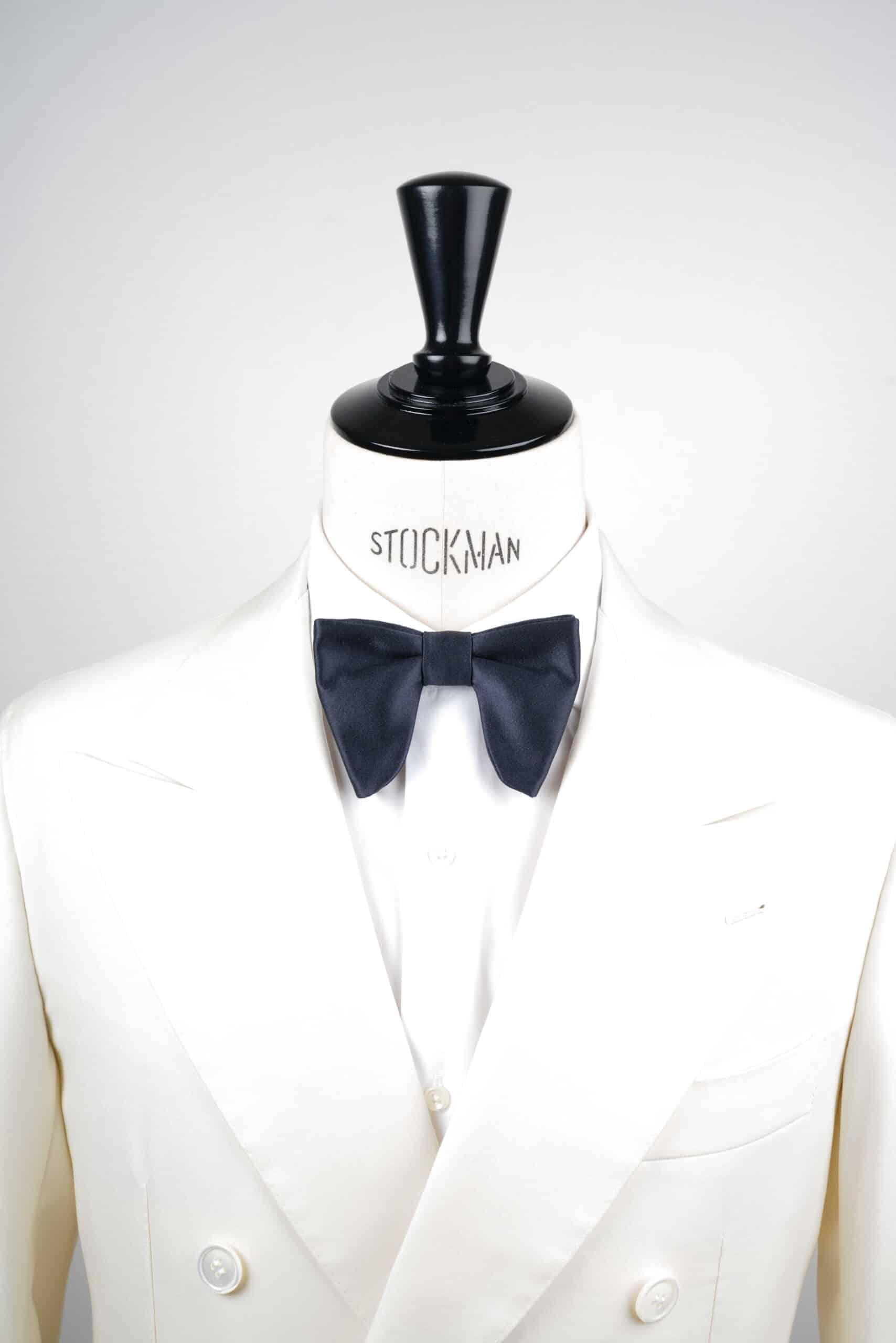 Noeud papillon "Le plongeant", satin de soie bleu uni