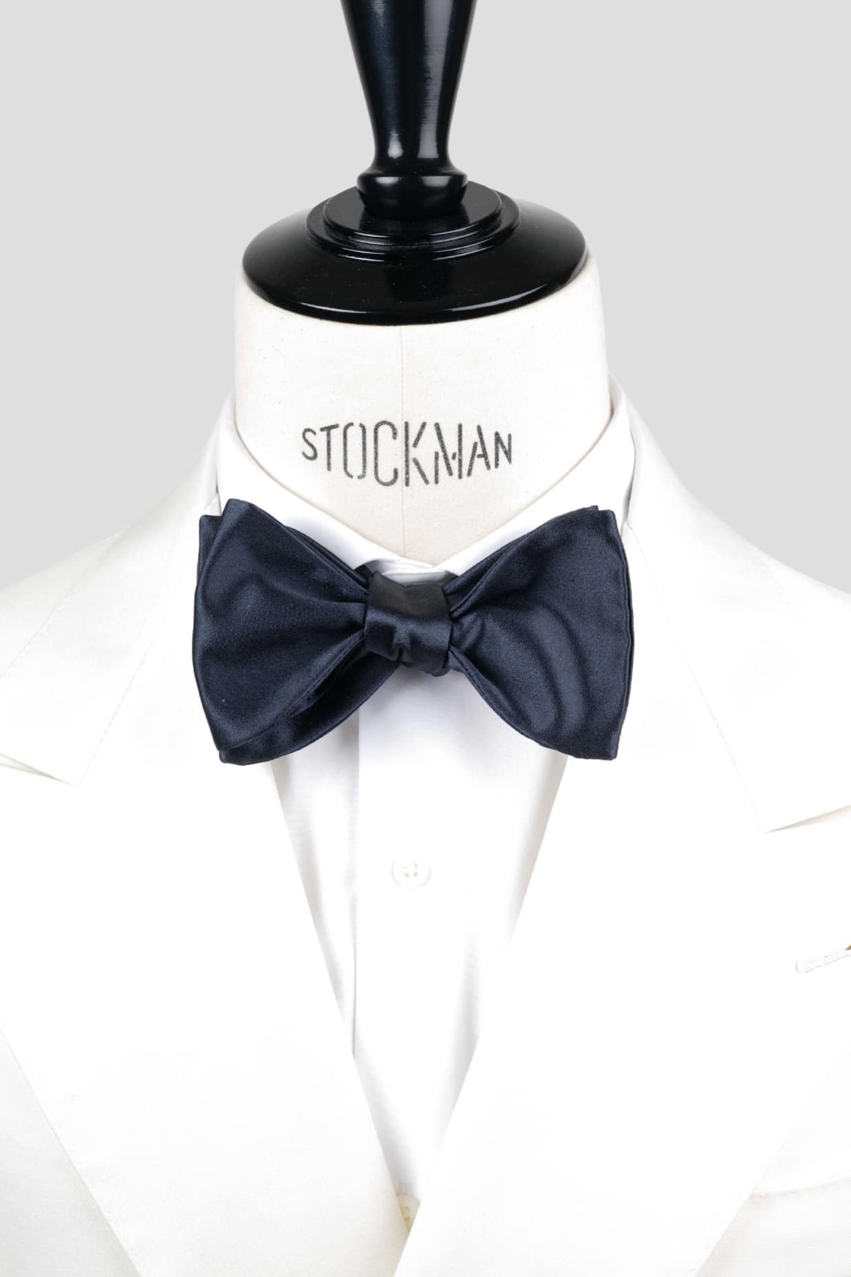 Noeud papillon bleu à nouer, en satin de soie bleu