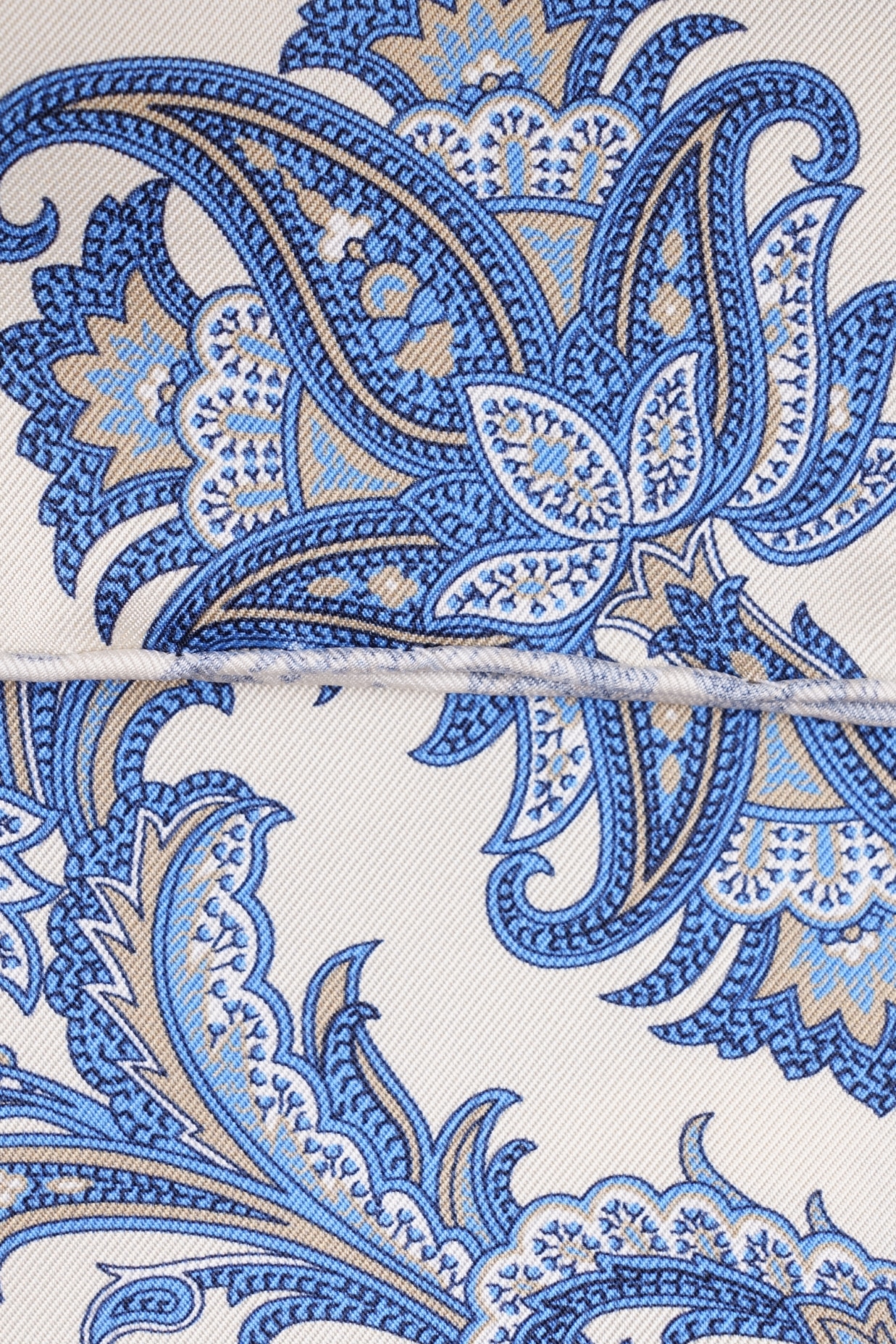 Echarpe soie blanc cassé, motif cachemire bleu et ocre