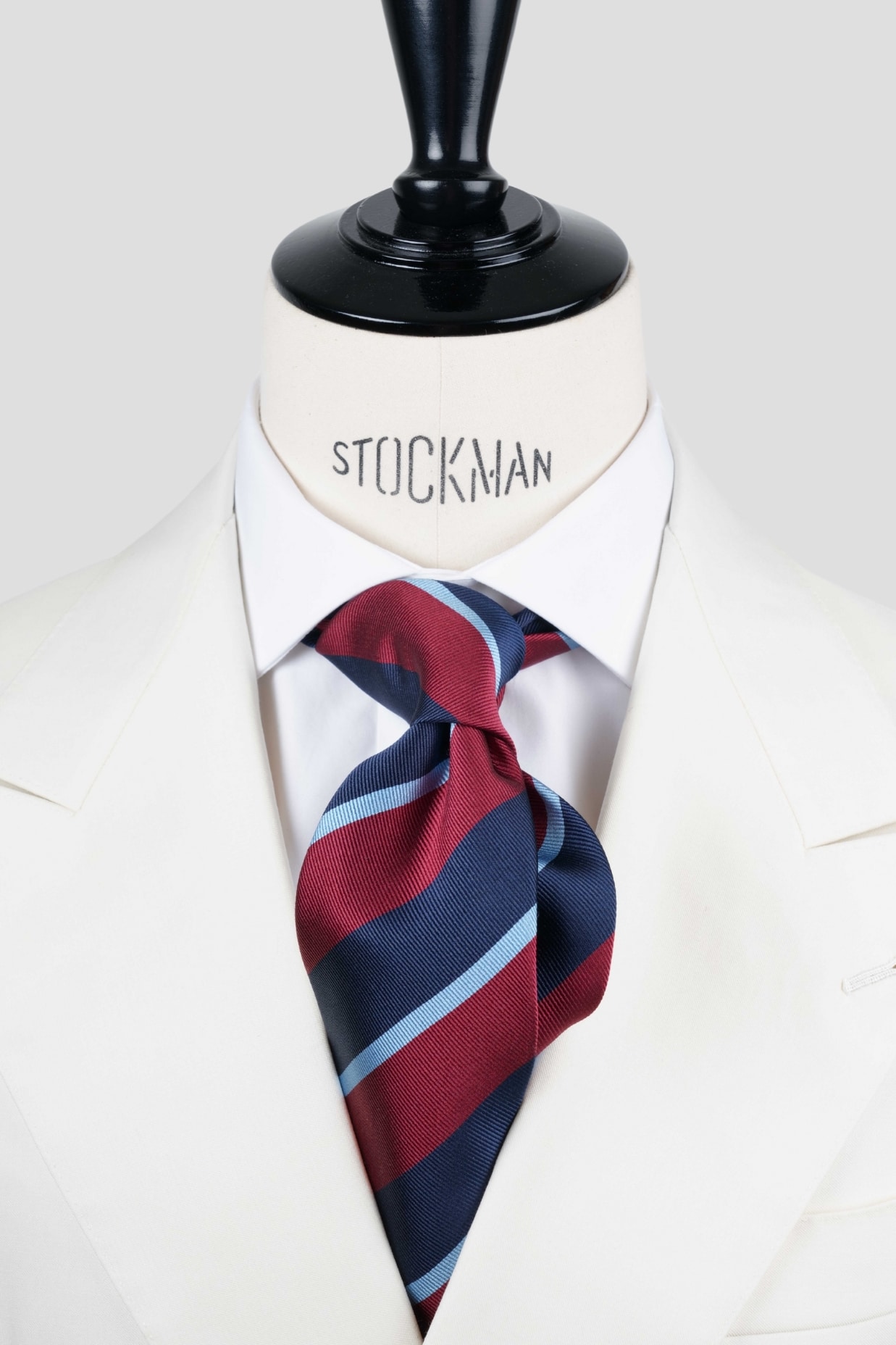 Cravate sartoriale à 3 plis, en soie tissée bleu marine, rayée carmin et bleu ciel