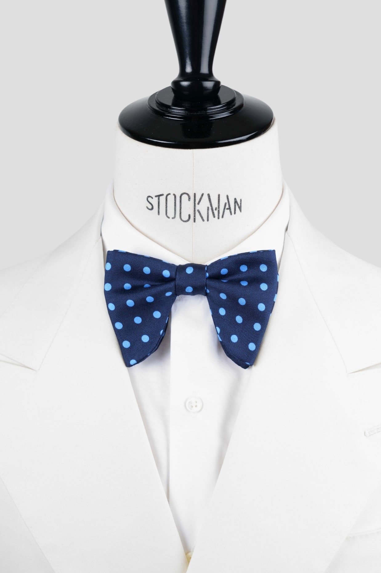 Noeud papillon "Le Plongeant", soie imprimée bleu à pois bleu