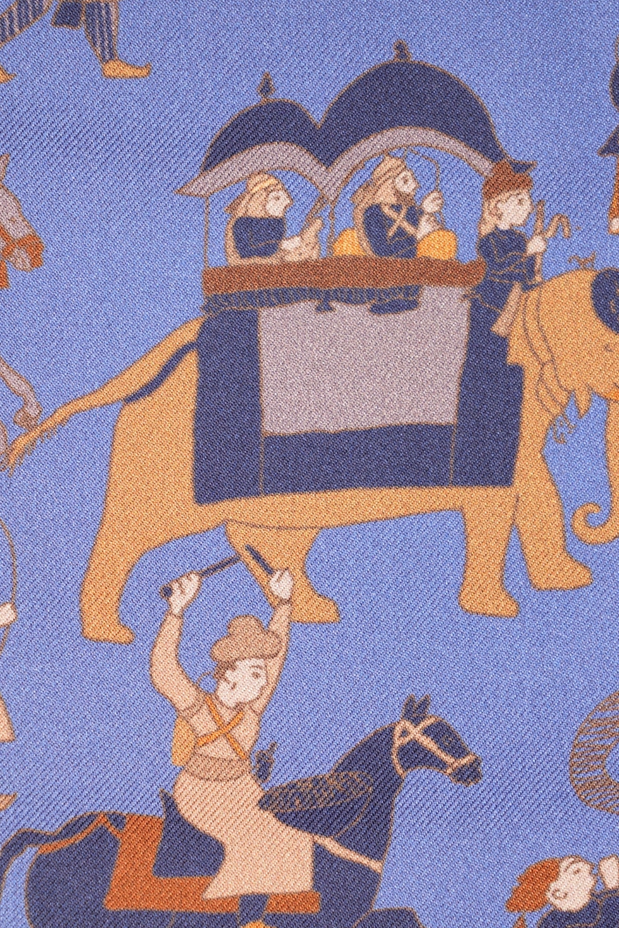 Echarpe tubulaire, 100% soie, bleu foncé motif guerriers