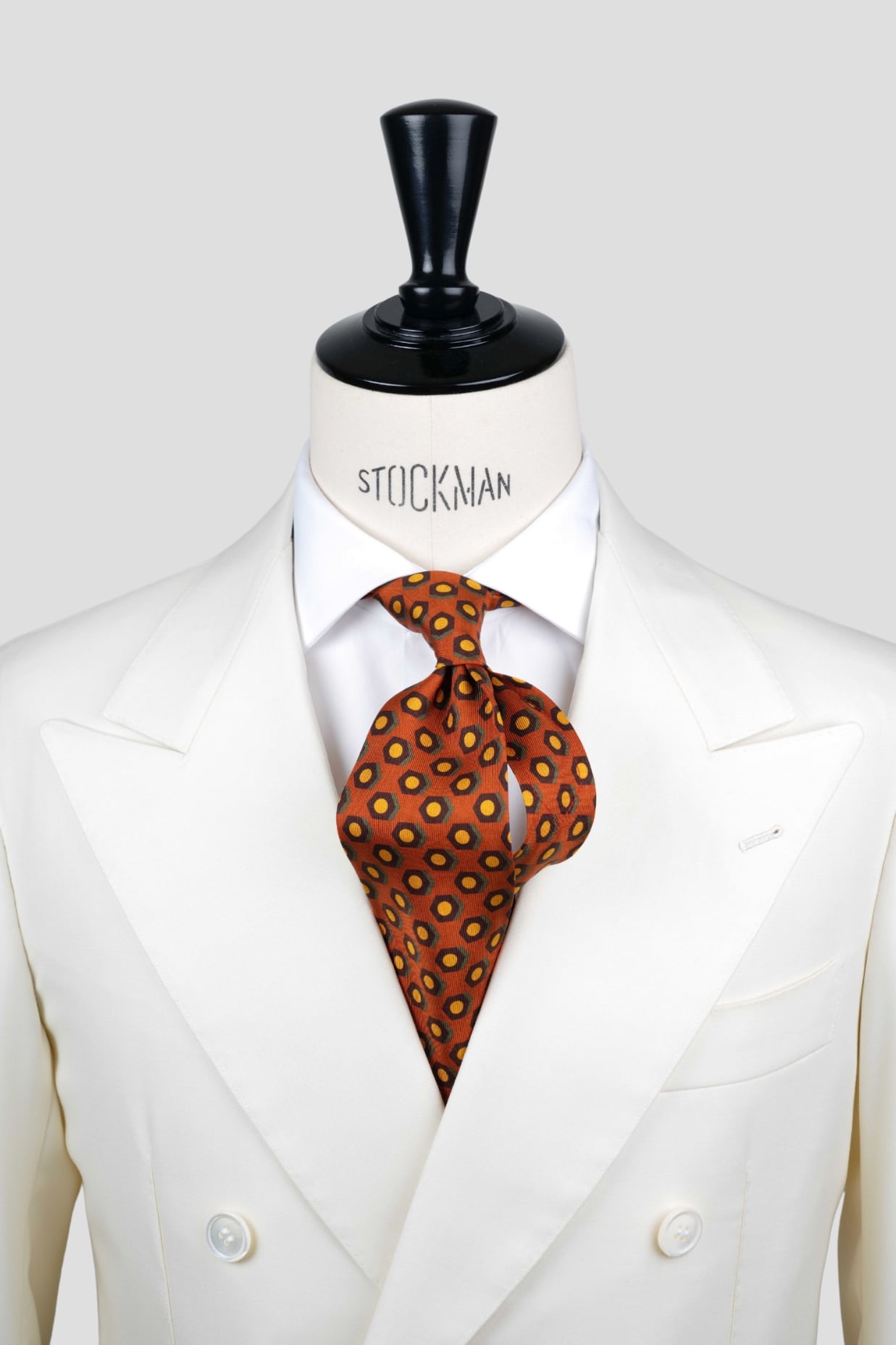 Cravate sartoriale à 7 plis, en soie madder marron foncé motif géométrique