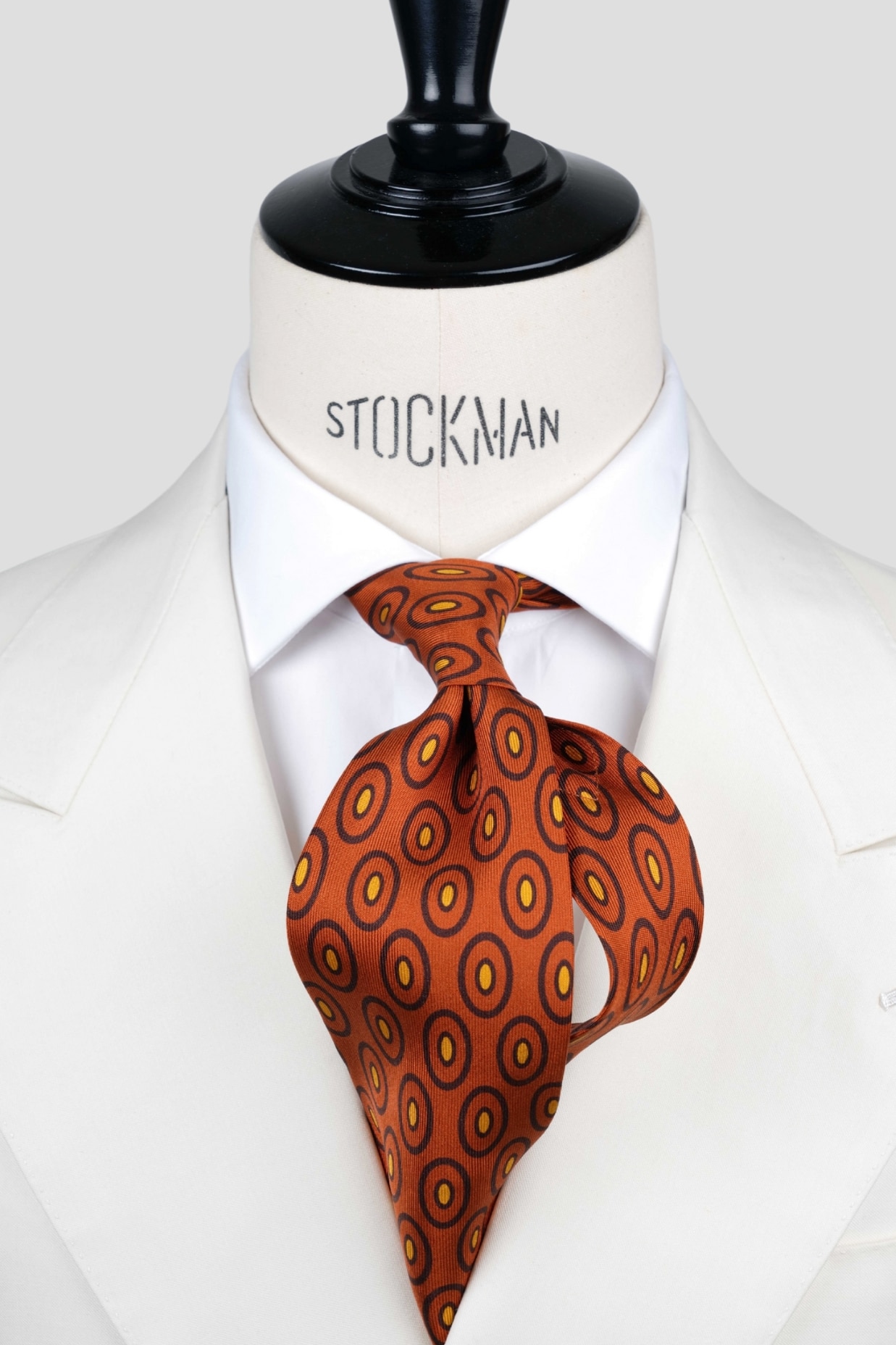 Cravate sartoriale à 7 plis, en soie madder marron foncé motif rond