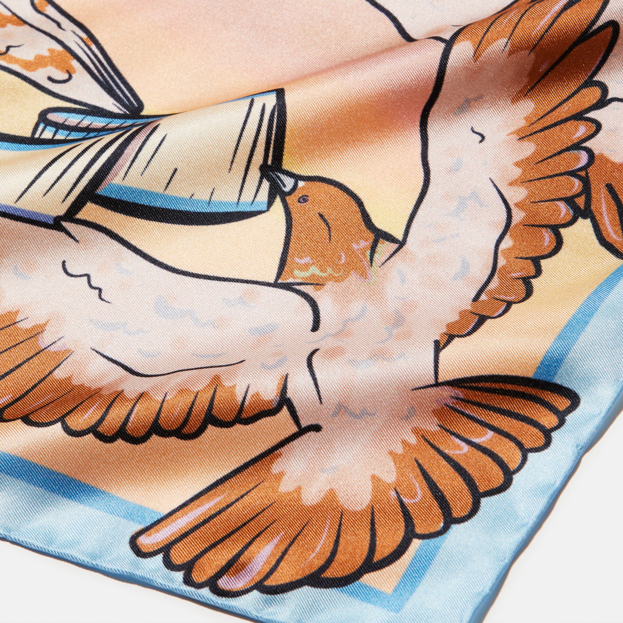 Carré de soie marron et bleu, motif Valse des pigeons
