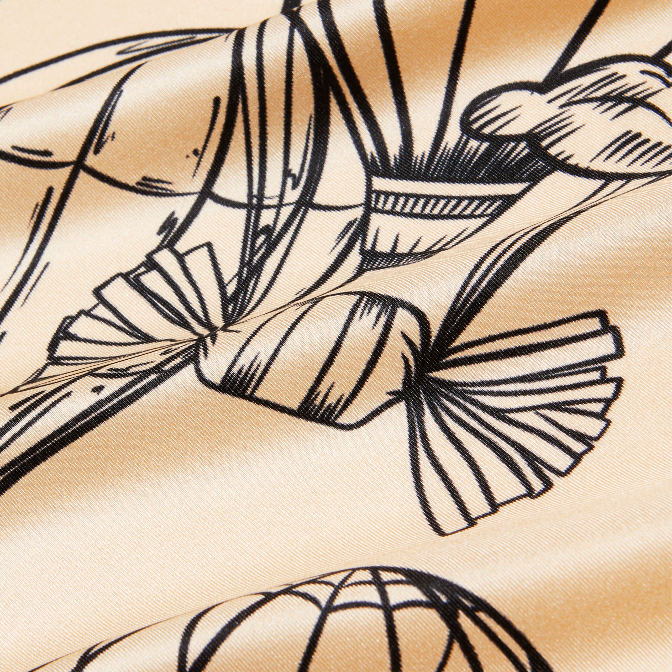 Carré de soie noir et blanc cassé, motif L'envol des gourmandises