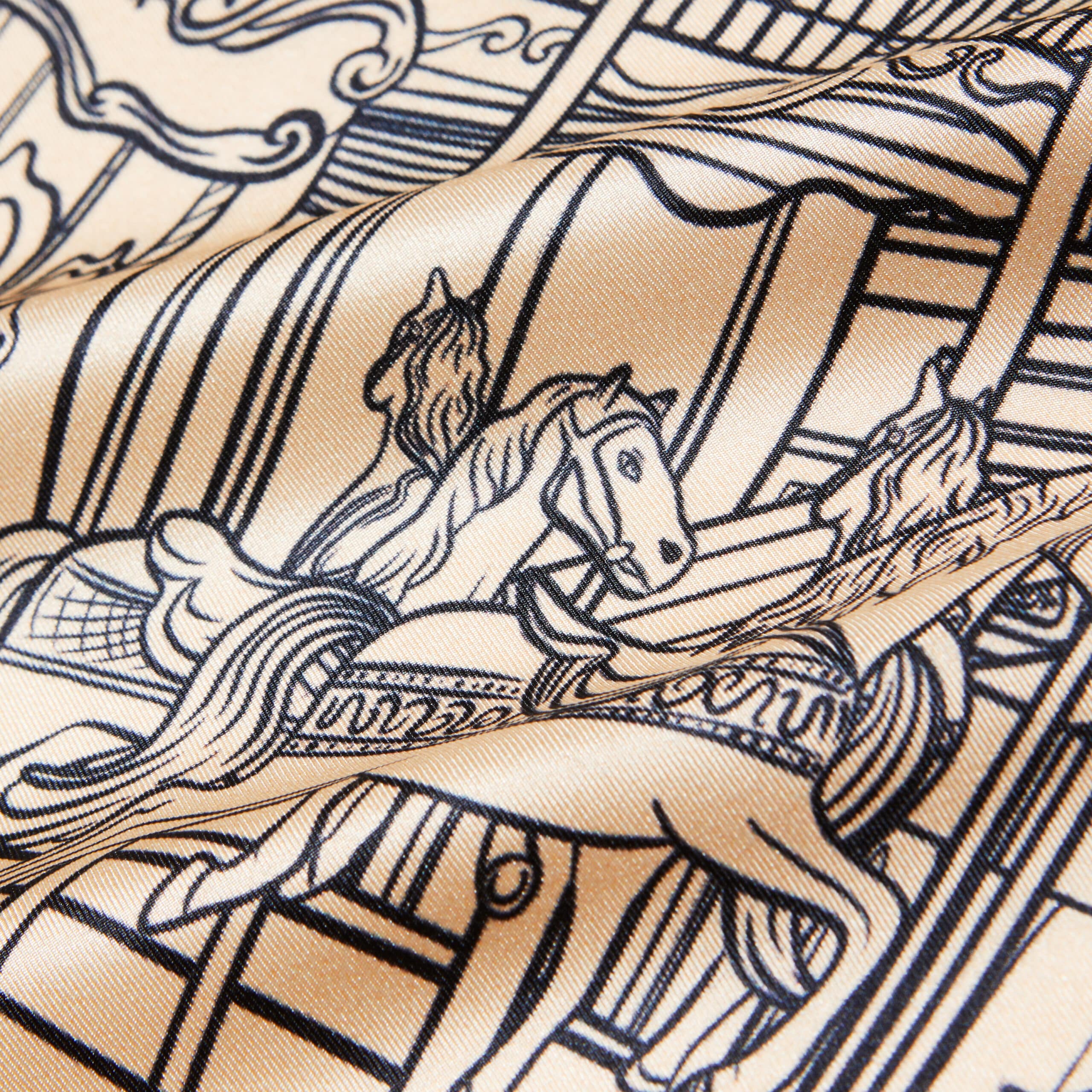 Carré de soie noir et blanc, motif l'orgue du boulevard