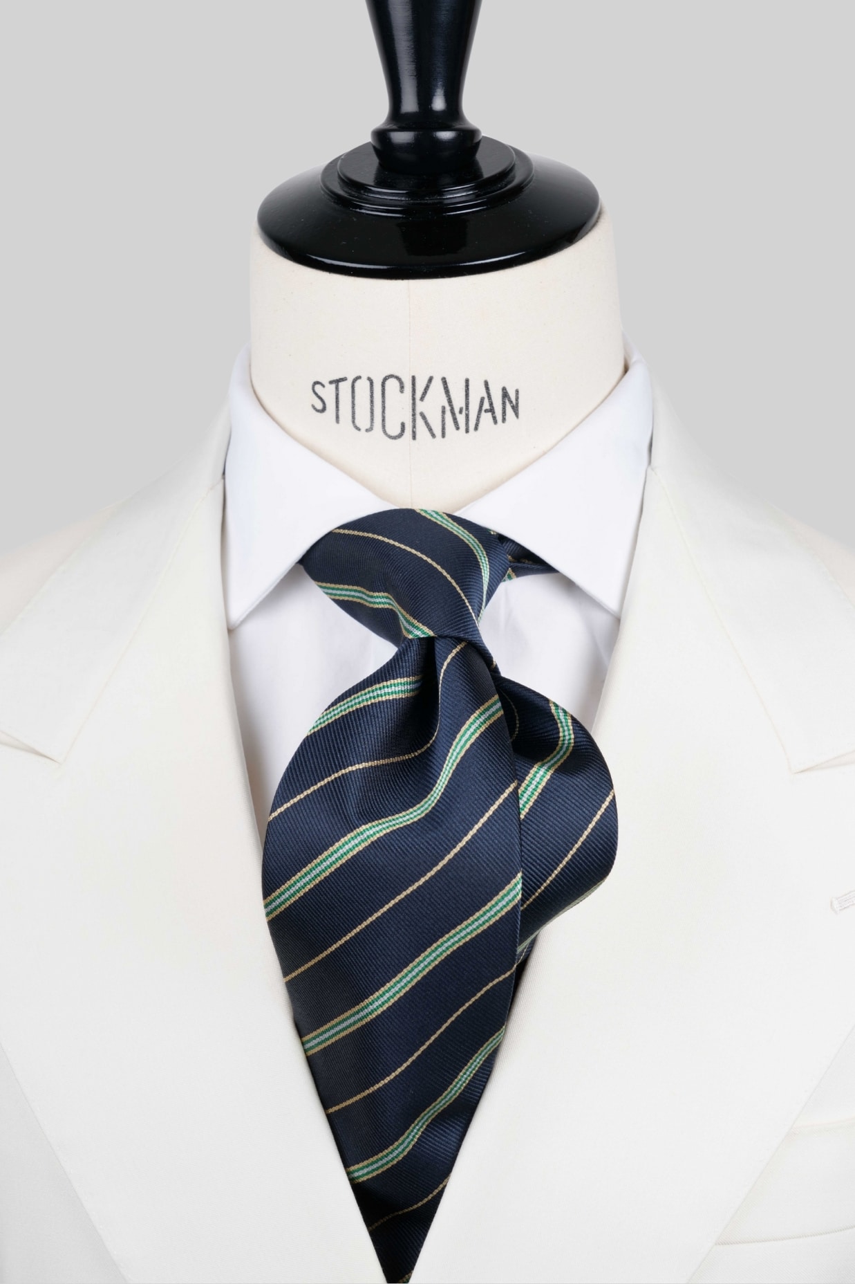 Cravate sartoriale à 3 plis, soie tissée bleu marine, rayée vert et doré